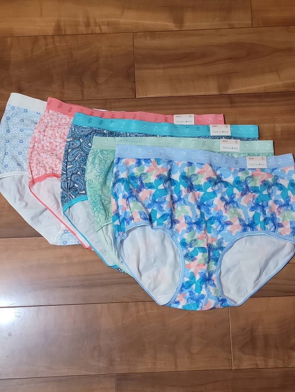 (#11) Five Pair of Womens Briefs